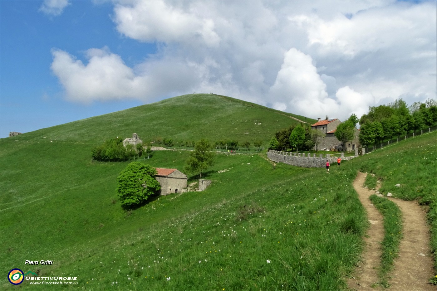 66 Vista verso il Santuario della Sacra Famiglia.JPG